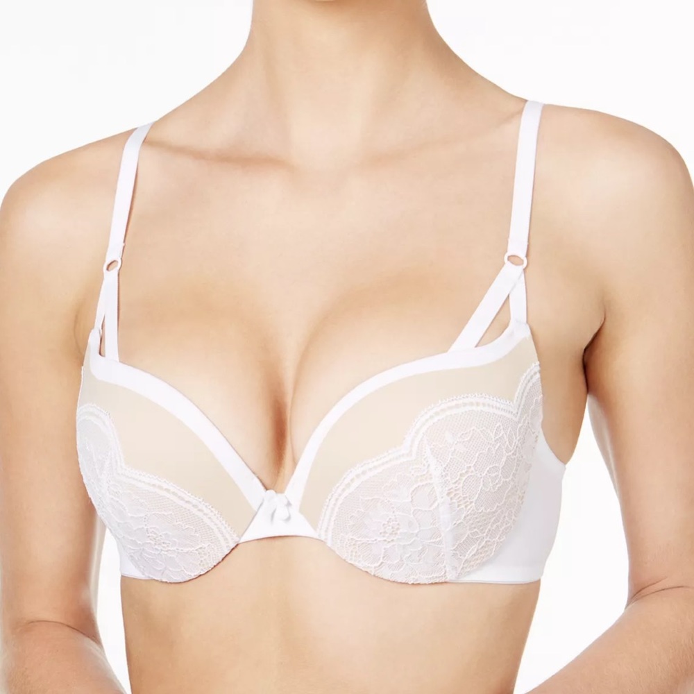 Maidenform Love the Lift Push Up & In Lace Plunge Underwire Demi Bra DM9900